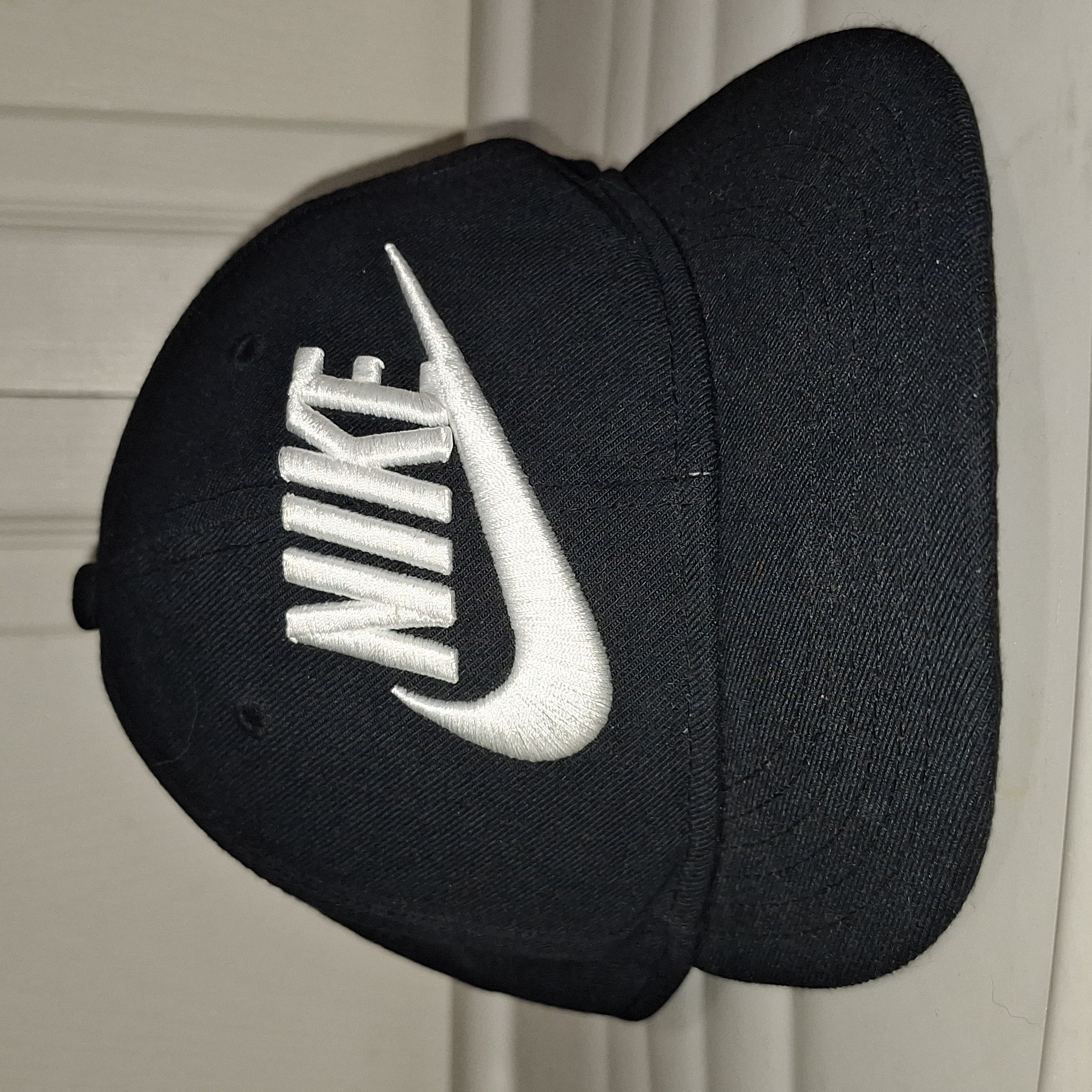 Nike Baseball Cap White Embroidered Logo BlackWhite Nike Baseball Cap White Embroidered Logo BlackWhite